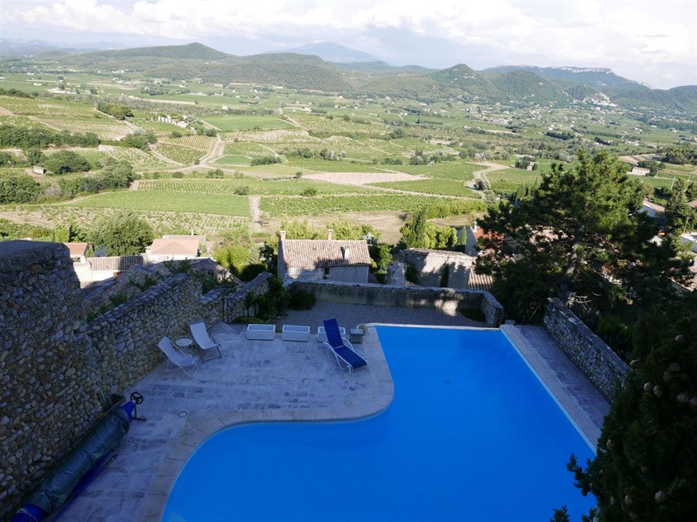 piscine avec une vue imprenable 