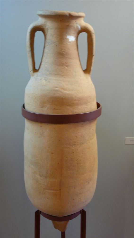 Amphore de l'epoque romaine pour le transport du vin conservée au Musée Regional de Beja