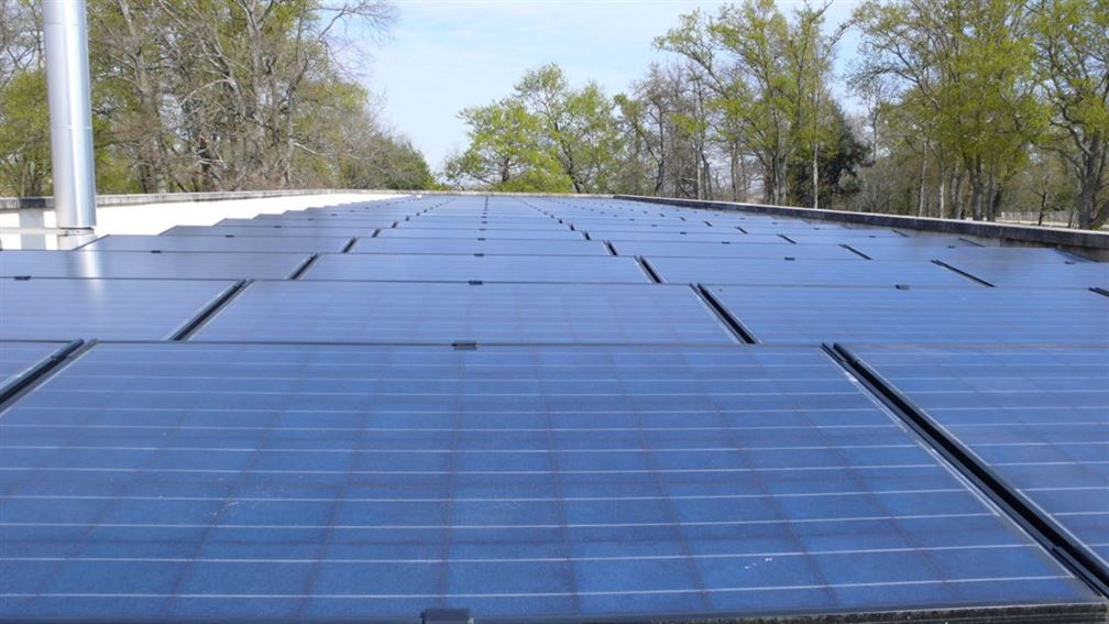 panneaux photovoltaiques sur le toiture