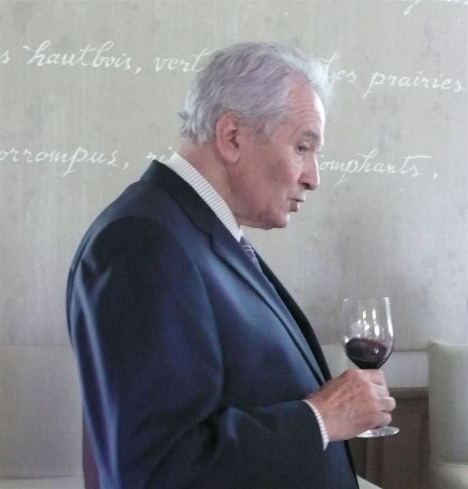 Jean-Bernard Delmas en train de déguster Montrose 2013